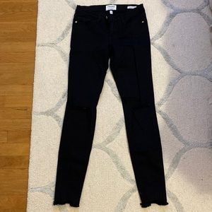 Frame demon, black stretch and skinny, knee slits